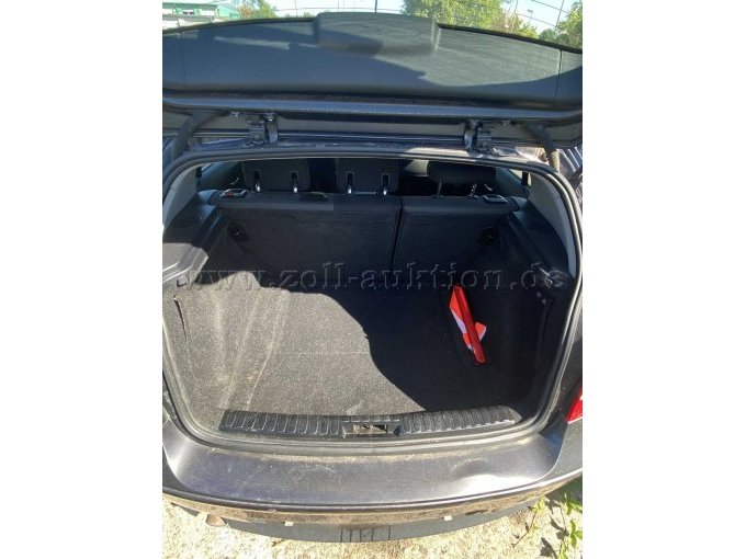 1 BMW 1er Reihe (BMW 118 I) – foto 10 – kavel bij Zoll-Auktion, Worms