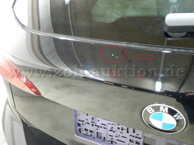 Heckklappe: Leichte Kratzer und kleine Lackbeschädigungen