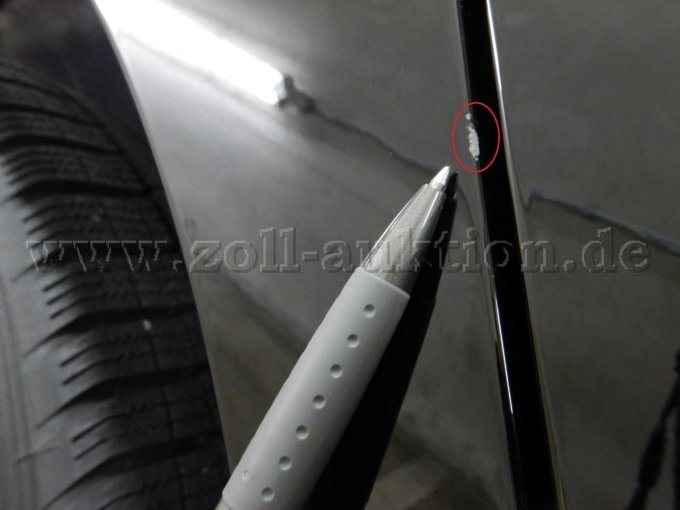 Seitenteil hinten rechts > Einstieg / Radlaufkante: Kratzer mit Lackbeschädigung