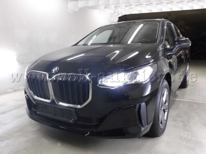 Ansicht vorne links Ansicht vorne links