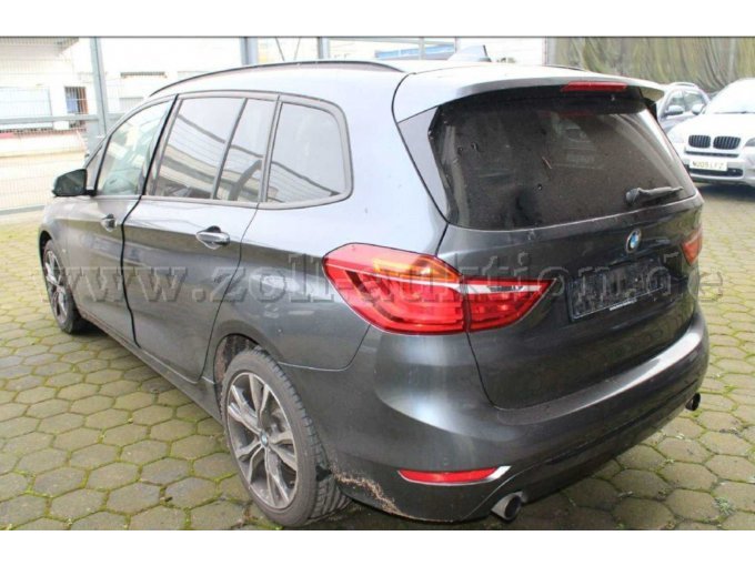 BMW 220i Grand Tourer - Diagonal hinten
