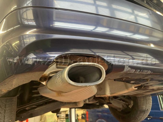 Auspuff, Stoßfänger hinten