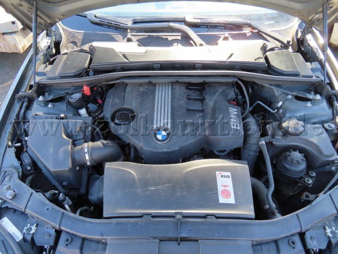 Motorraum, Turbolader defekt, Öl im Motorraum