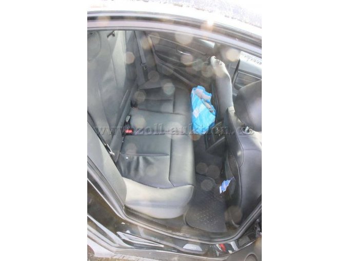 Beifahrerseite hinten