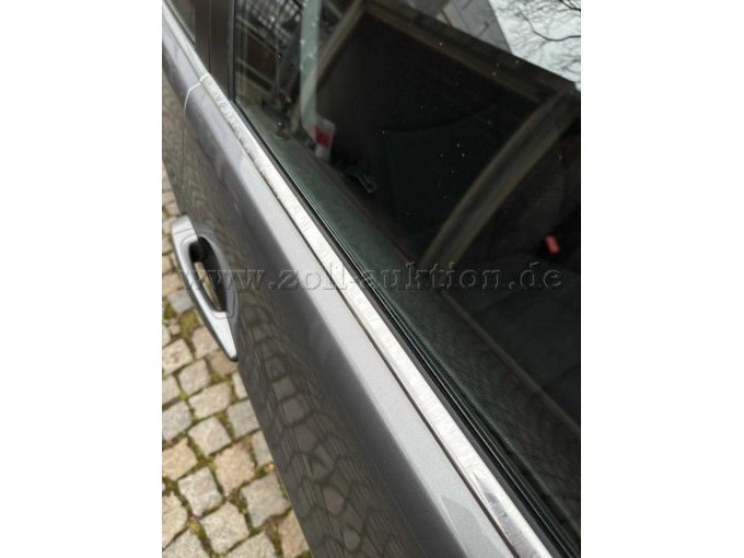 Lackbeschädigung Zierleiste Fenster Beifahrerseite