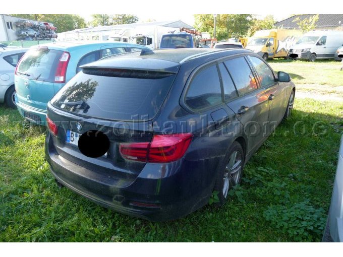1 BMW 330 d Sport Kombi mit Schiebedach – foto 4 – kavel bij Zoll-Auktion, Wandlitz