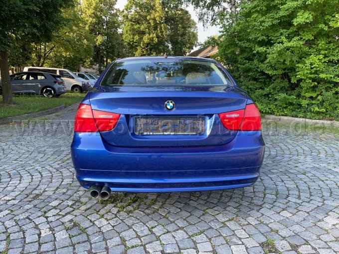 Fahrzeug hinten