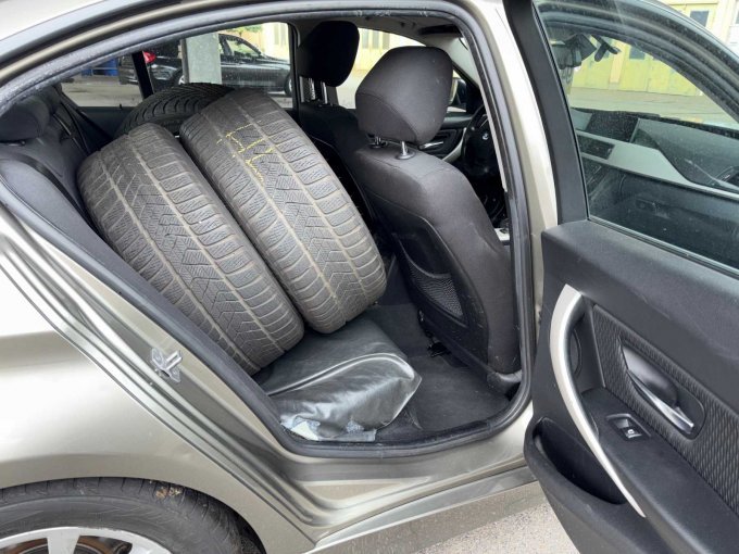 1 BMW 330d Limousine (F30) Advantage – foto 15 – kavel bij Zoll-Auktion, Stuttgart