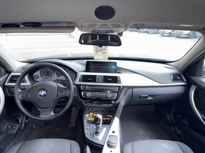 1 BMW 330d Limousine (F30) Advantage – foto 16 – kavel bij Zoll-Auktion, Stuttgart