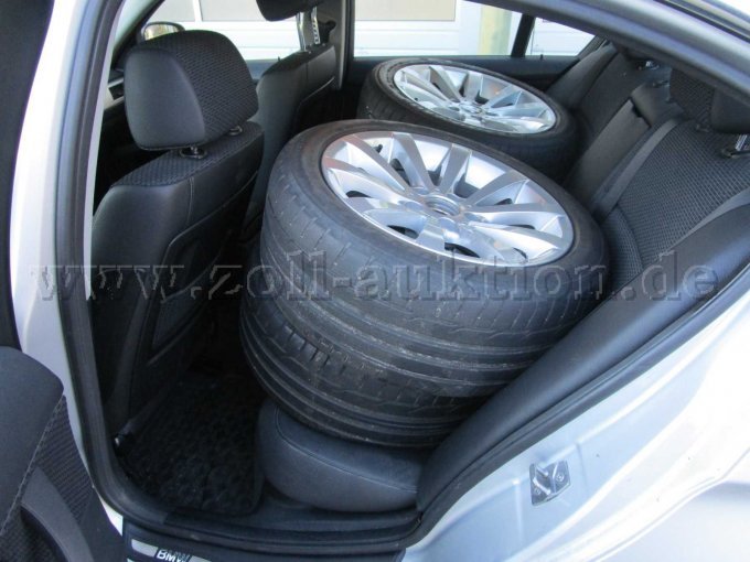 Fond mit Sommerreifen