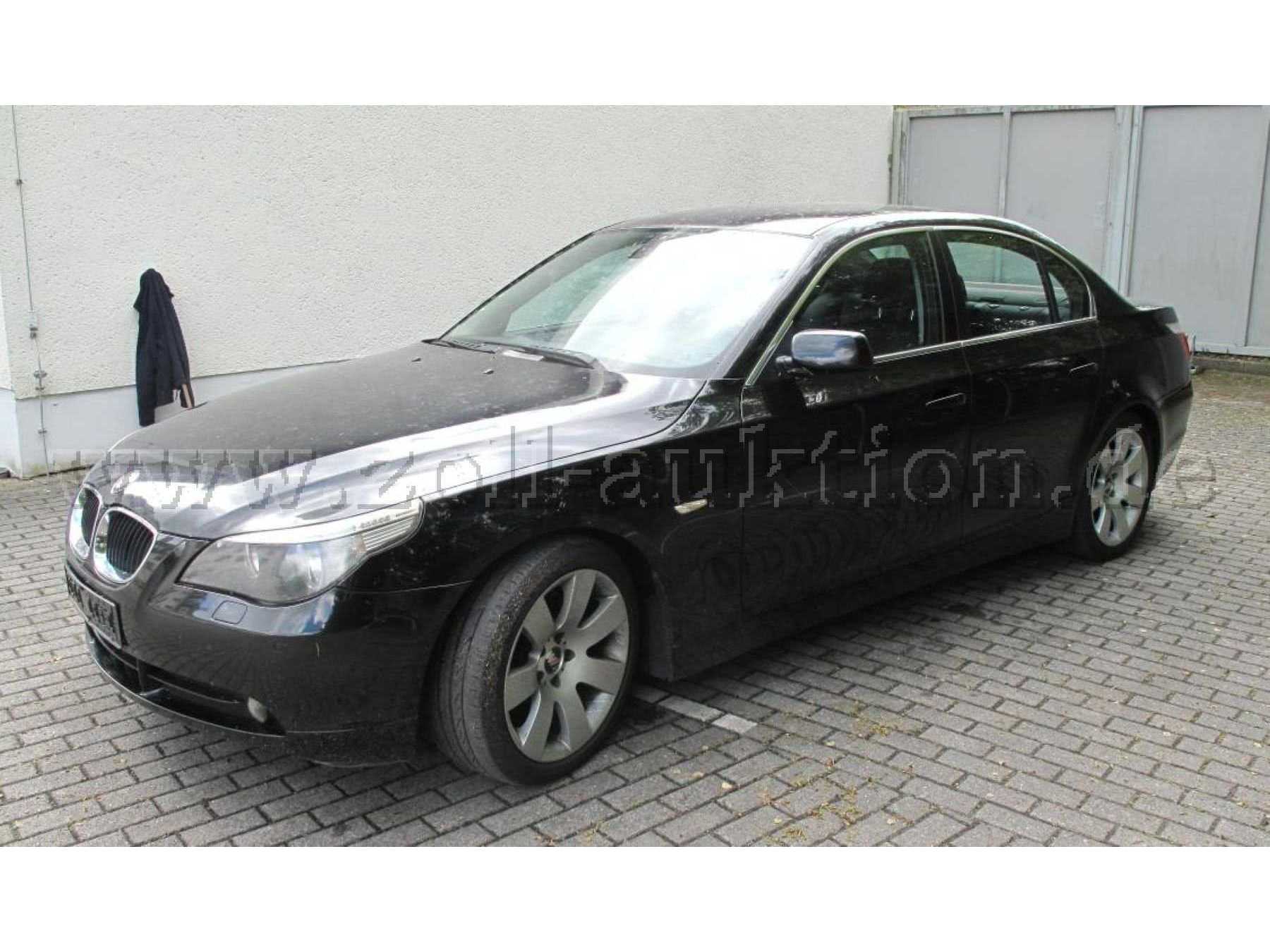 linke Fahrzeugseite