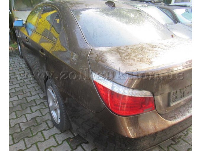 Fahrerseite hinten