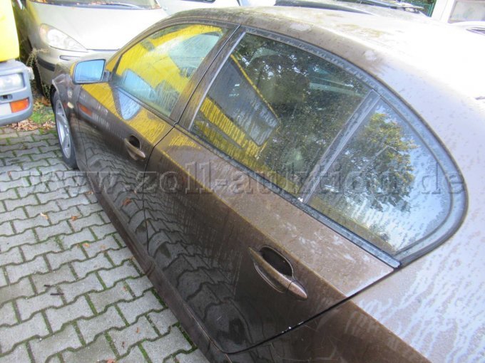 Fahrerseite hinten 2