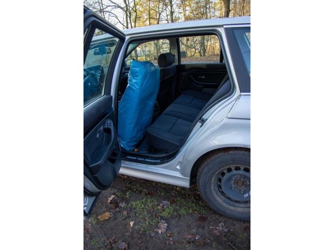 Ansicht geöffnete Tür Rückbank Fahrerseite