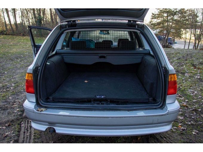 Ansicht geöffnete Heckklappe