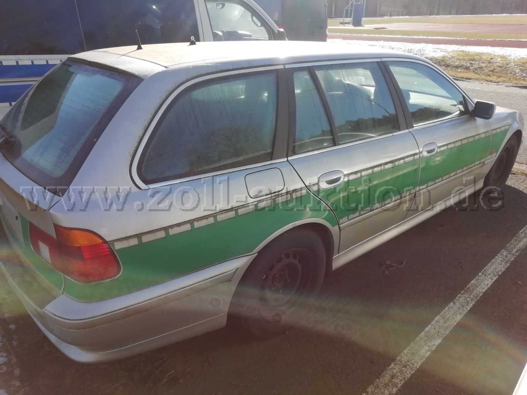 rechte Fahrzeugseite