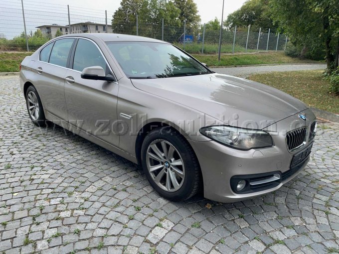 Fahrzeug vorne rechts