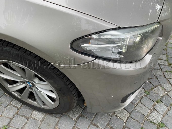 Kratzer vorne rechts
