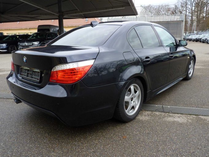 Ansicht von hinten schräg rechts