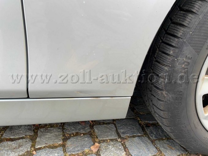 Beschädigung Kotflügel rechts