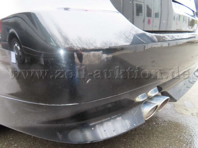 Stoßfänger hinten beschädigt und verkratzt