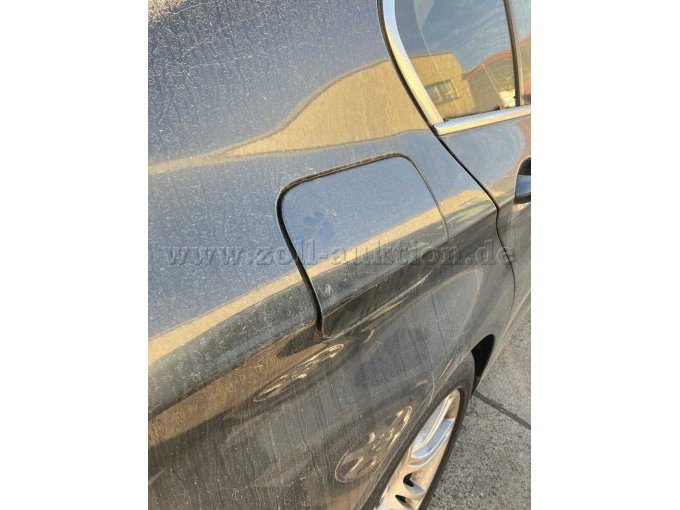 Detailansicht Tankdeckel leicht geöffnet