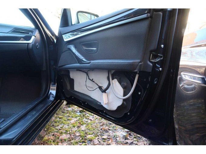 Beifahrertür mit Rückbauschaden von Sonderausstattung/Polizei