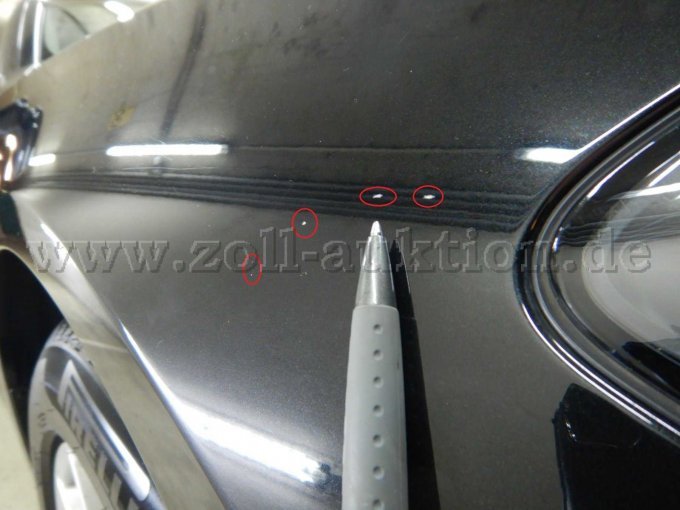 Seitenwand vorne rechts (Kotflügel): Steinschläge