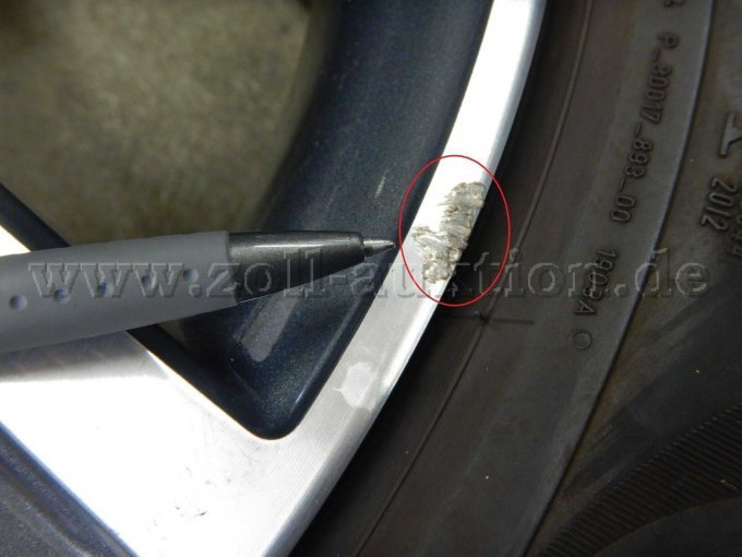 Sommerrad vorne rechts: Beschädigung