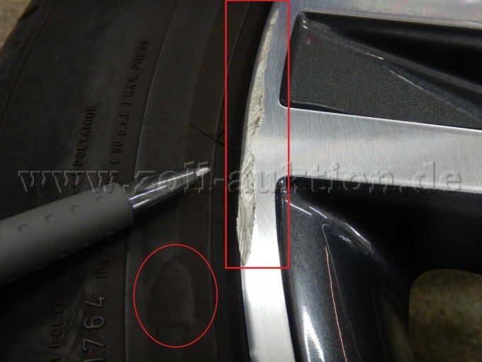 Sommerrad vorne rechts: Beschädigung