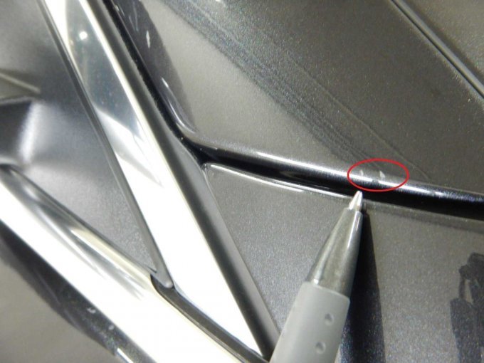 A-Säule rechts unten: Steinschläge