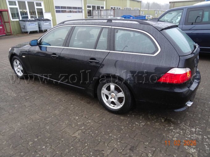 seitlich links hinten