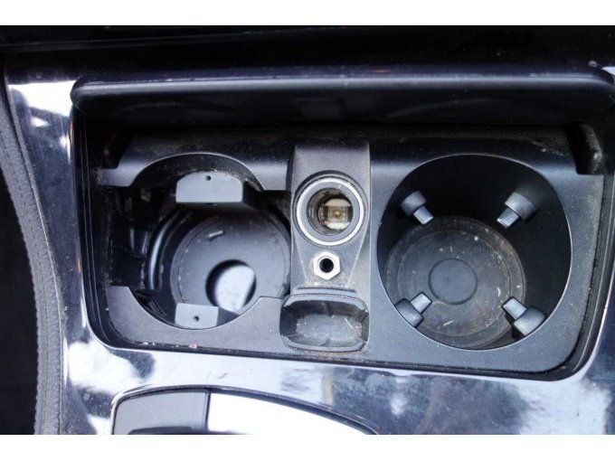 Mittelkonsole Bild 2