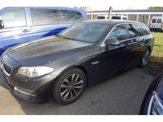 Vorne / Seitlich links