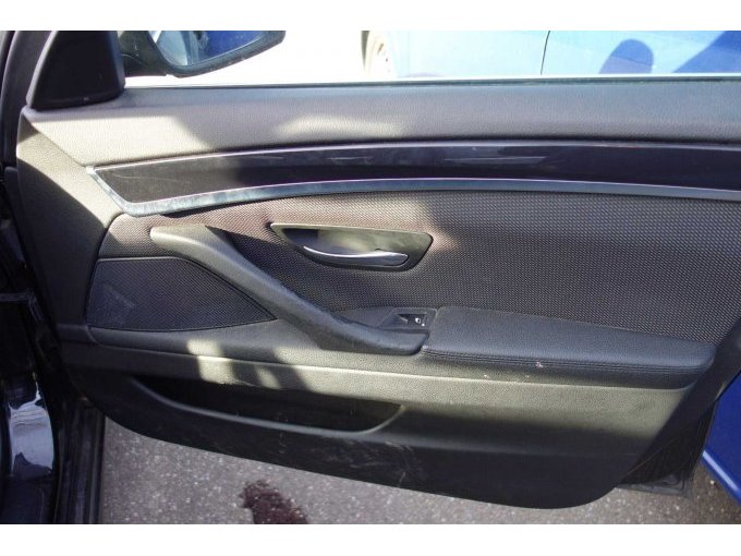 Beifahrertür Griffteil abgegriffen / verschmutzt