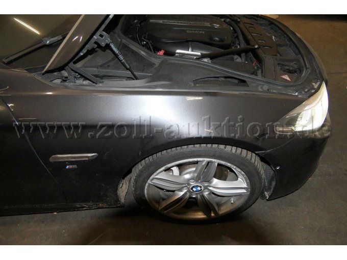 BMW 535d vorne rechts/ Motorraum