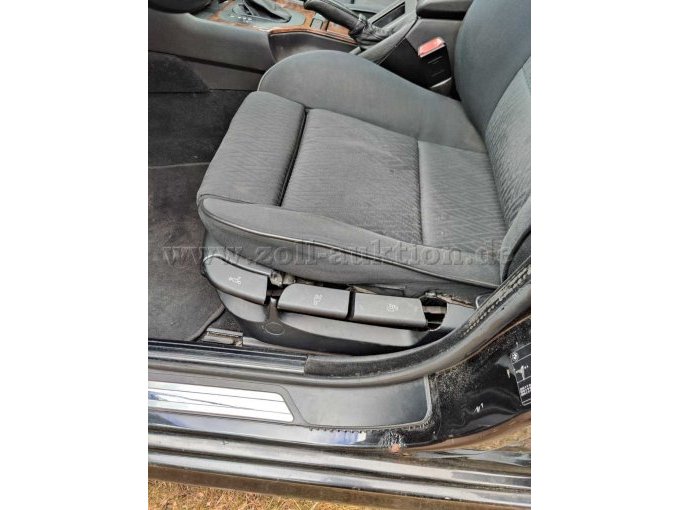 Eintrittsleiste Übergang zur B-Säule verrostet