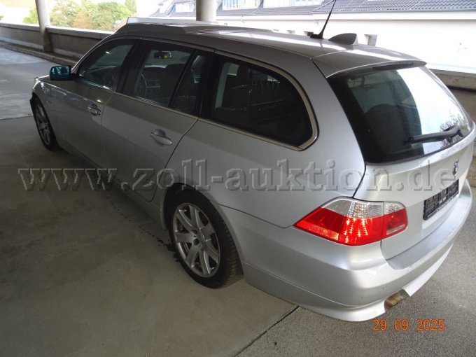 seitlich links hinten