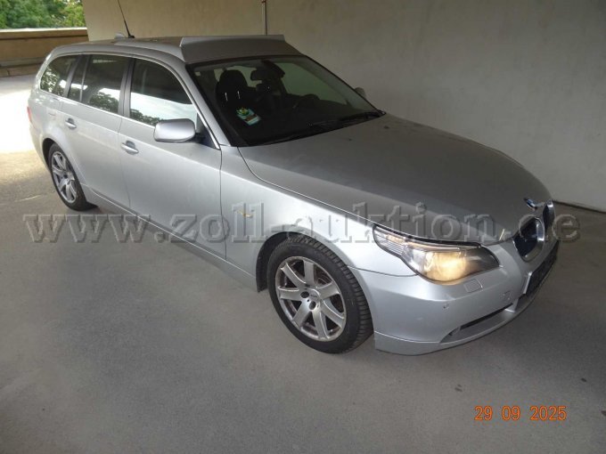 seitlich rechts vorn