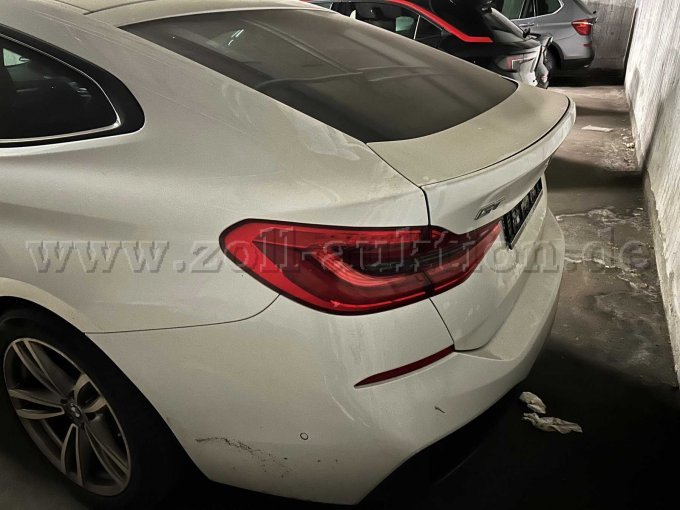 Fahrzeug-von-hinten-links