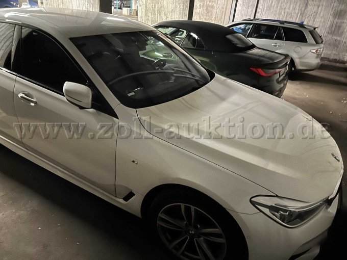 Fahrzeug-von-vorne-links