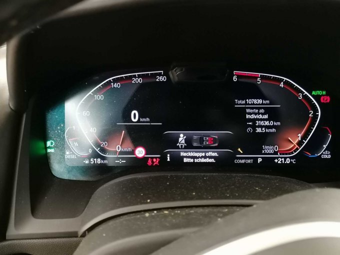Ansicht Tacho mit KM Zahl, BMW 840d Xdrive