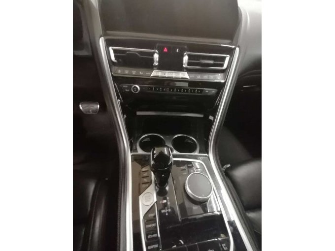 Schaltkonsole mit Control Display BMW 840d Xdrive