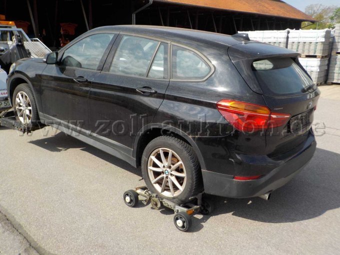 Heck- u. Seitenansicht BMW