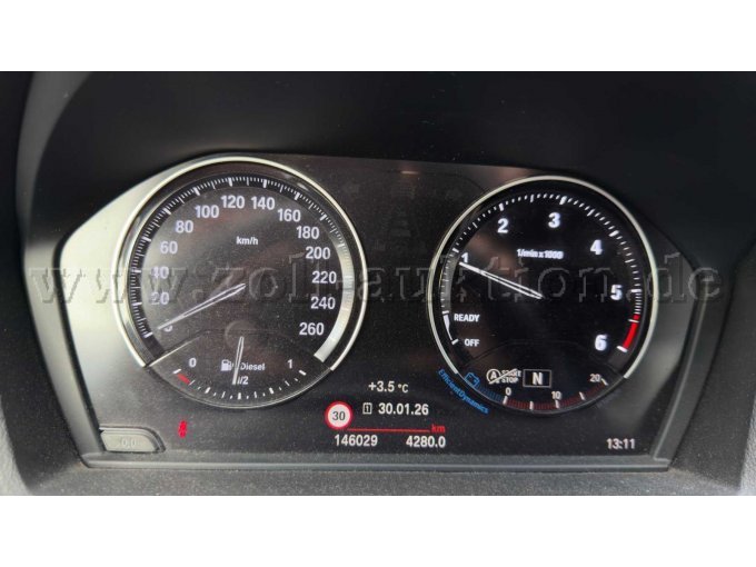 Tacho mit laufenden Motor