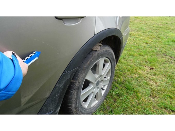 Schaden / Verschrammungen Türe hinten links