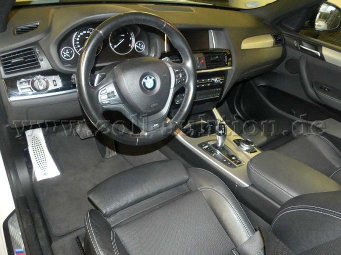 Ansicht BMW Innen mit Lenkrad