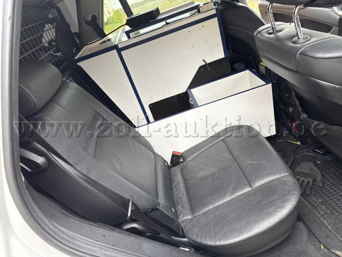 1 BMW X5, voormalige commandowagen van de NEF – foto 8 – kavel bij Zoll-Auktion, Paderborn