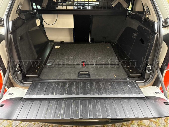 1 BMW X5, voormalige commandowagen van de NEF – foto 9 – kavel bij Zoll-Auktion, Paderborn