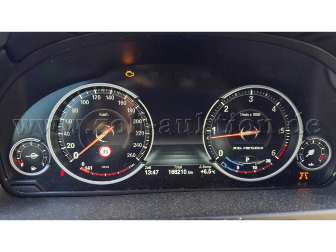 Tacho mit laufenden Motor